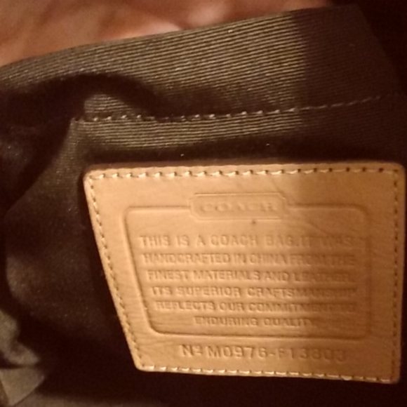 Coach Tote/ Hand bag. - Picture 4 of 8